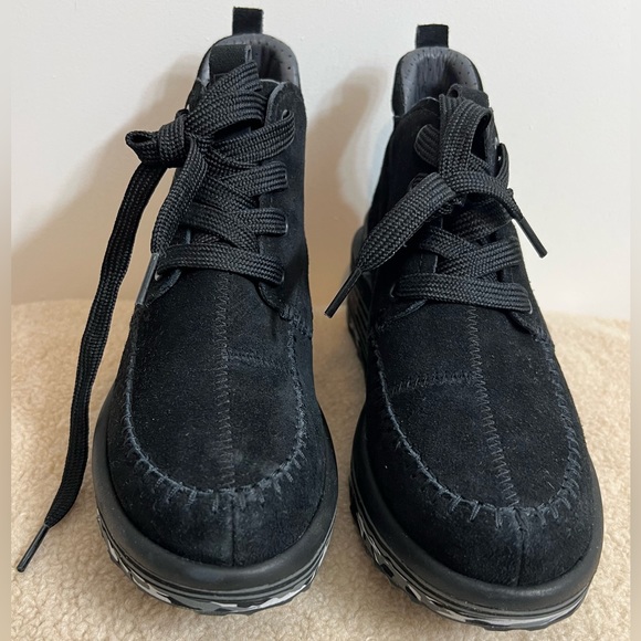 DECKERS X LAB Bootie 6 - Picture 7 of 17